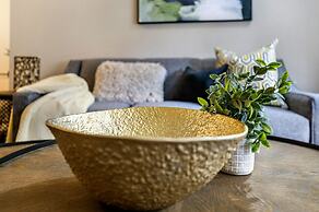 Modern Condos in California Building by Hosteeva