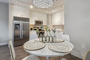 Modern Condos in California Building by Hosteeva