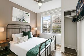 Modern Condos in California Building by Hosteeva