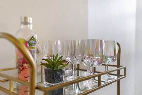 Modern Condos in California Building by Hosteeva