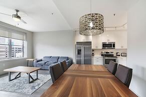 Modern Condos in California Building by Hosteeva