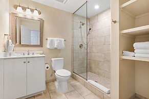 Modern Condos in California Building by Hosteeva