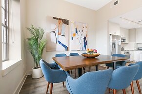 Modern Condos in California Building by Hosteeva