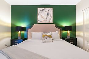 Modern Condos in California Building by Hosteeva