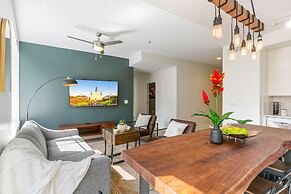 Modern Condos in California Building by Hosteeva