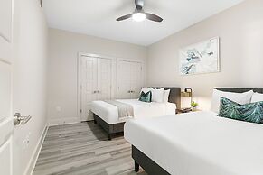 Modern Condos in California Building by Hosteeva