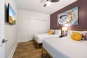 Modern Condos in California Building by Hosteeva