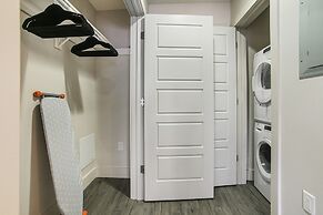 Modern Condos in California Building by Hosteeva