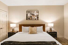 Modern Condos in California Building by Hosteeva