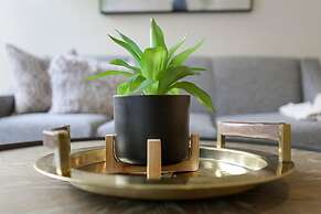 Modern Condos in California Building by Hosteeva