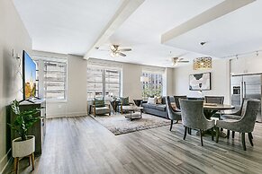 Modern Condos in California Building by Hosteeva