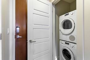 Modern Condos in California Building by Hosteeva