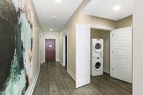 Modern Condos in California Building by Hosteeva