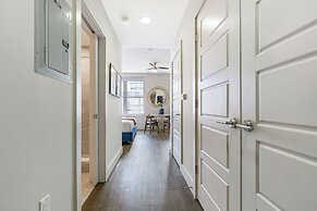 Modern Condos in California Building by Hosteeva