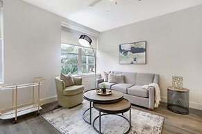 Modern Condos in California Building by Hosteeva