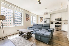 Modern Condos in California Building by Hosteeva