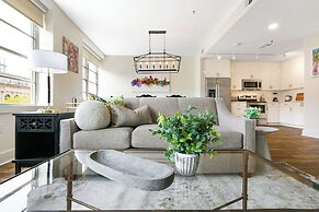 Modern Condos in California Building by Hosteeva