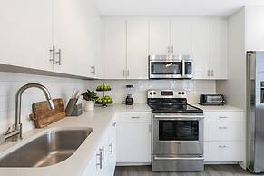 Modern Condos in California Building by Hosteeva