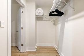 Modern Condos in California Building by Hosteeva