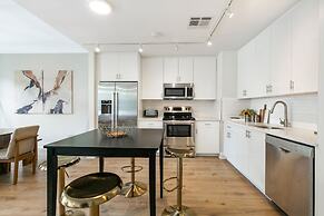 Modern Condos in California Building by Hosteeva