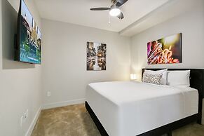 Modern Condos in California Building by Hosteeva