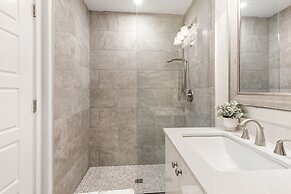 Modern Condos in California Building by Hosteeva