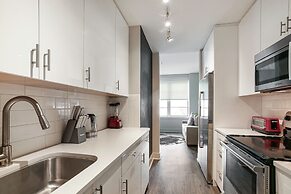 Modern Condos in California Building by Hosteeva