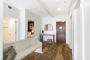 Modern Condos in California Building by Hosteeva