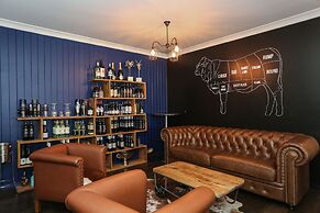 Clermont Country Motor Inn