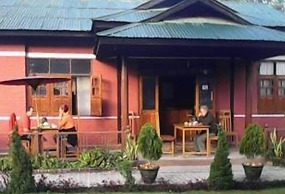 Pyi1 Guest House
