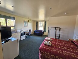 Karamea Hotel