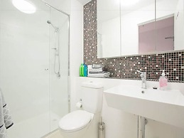 C3CBD Melbourne Apartment