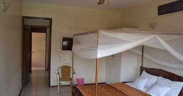 Raja Excelsior Hotel