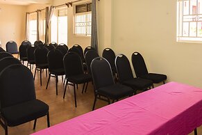 Raja Excelsior Hotel