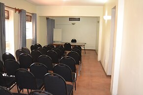 Raja Excelsior Hotel