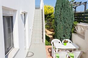 Armonia Apartments & Studios