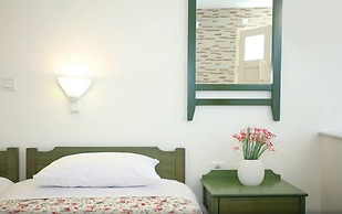 Armonia Apartments & Studios