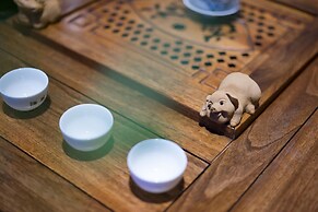 Lize Graceland Artistic Suite Inn