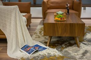 Lize Graceland Artistic Suite Inn