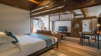 Lize Graceland Artistic Suite Inn