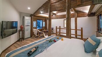 Lize Graceland Artistic Suite Inn