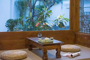 Lize Graceland Artistic Suite Inn