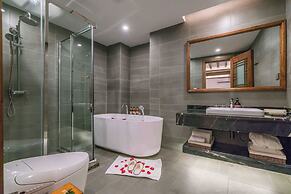 Lize Graceland Artistic Suite Inn