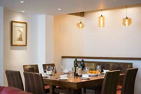 Lize Graceland Artistic Suite Inn