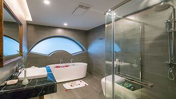 Lize Graceland Artistic Suite Inn