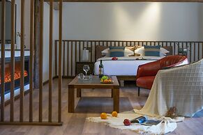 Lize Graceland Artistic Suite Inn