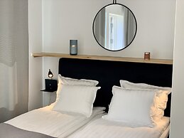 Easy Livin Apartment Hotel by Stubor