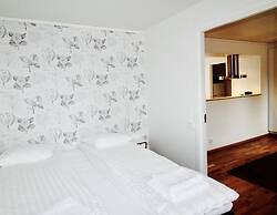 Easy Livin Apartment Hotel by Stubor