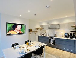 Easy Livin Apartment Hotel by Stubor