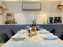 Easy Livin Apartment Hotel by Stubor